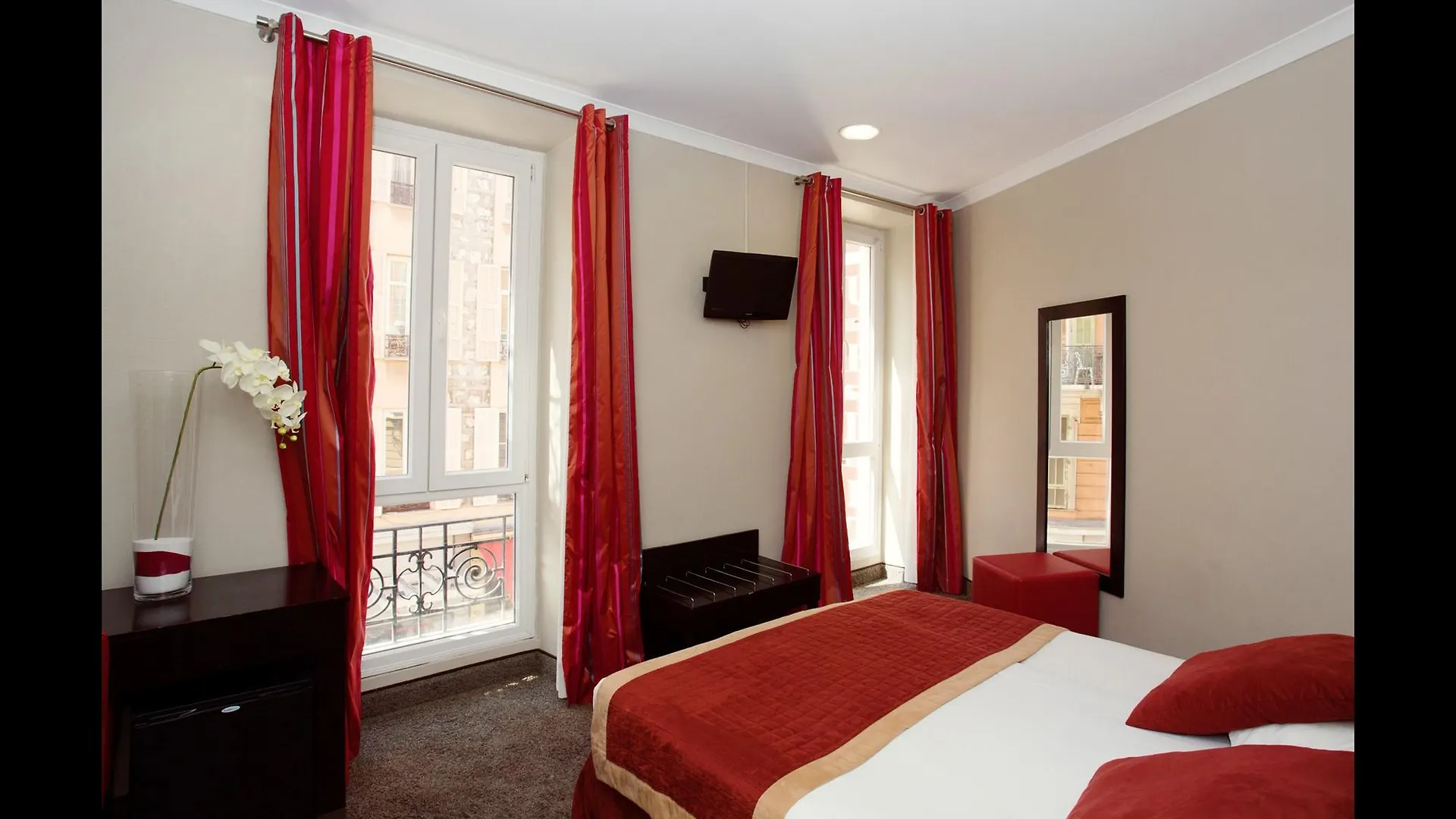 Hotel De Suede Nice 3*,
