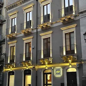 https://etnea-454-catania-luxury-rooms.sicilyhotelsitaly.net
