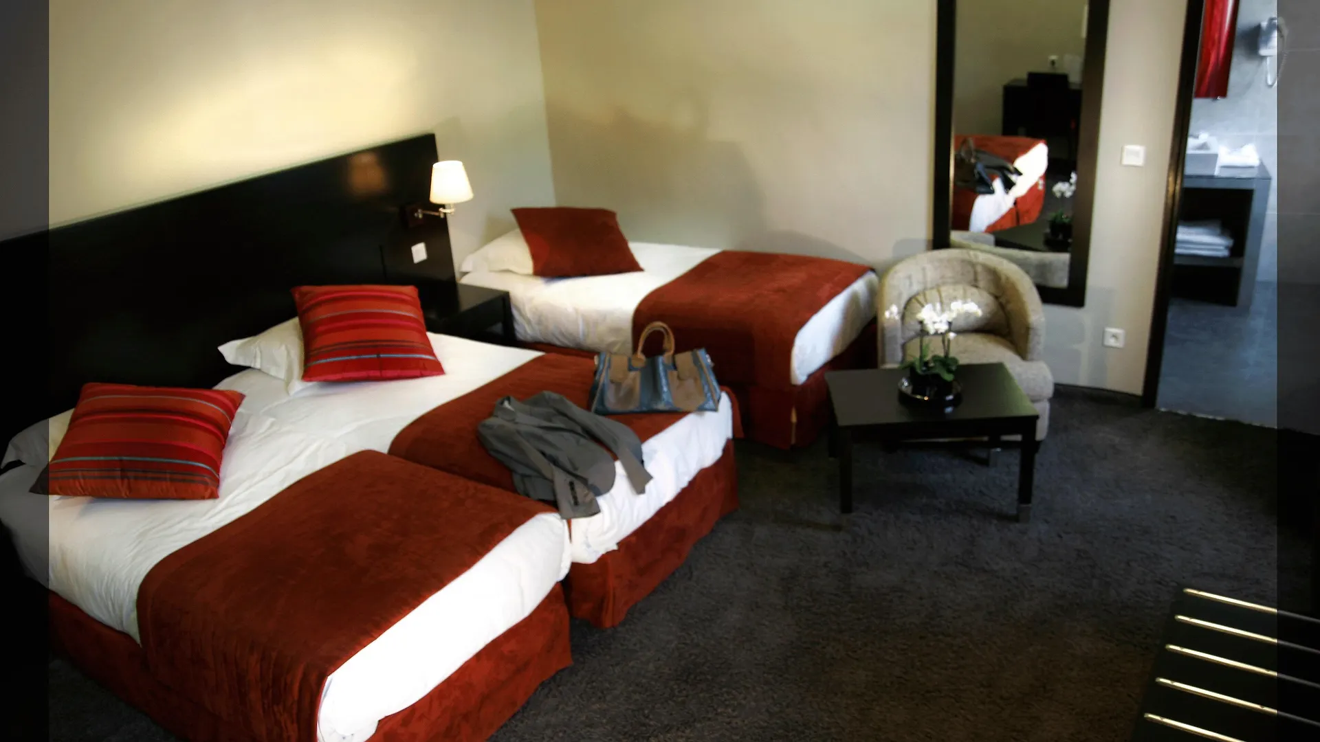 ***  ניס Hotel De Suede צרפת