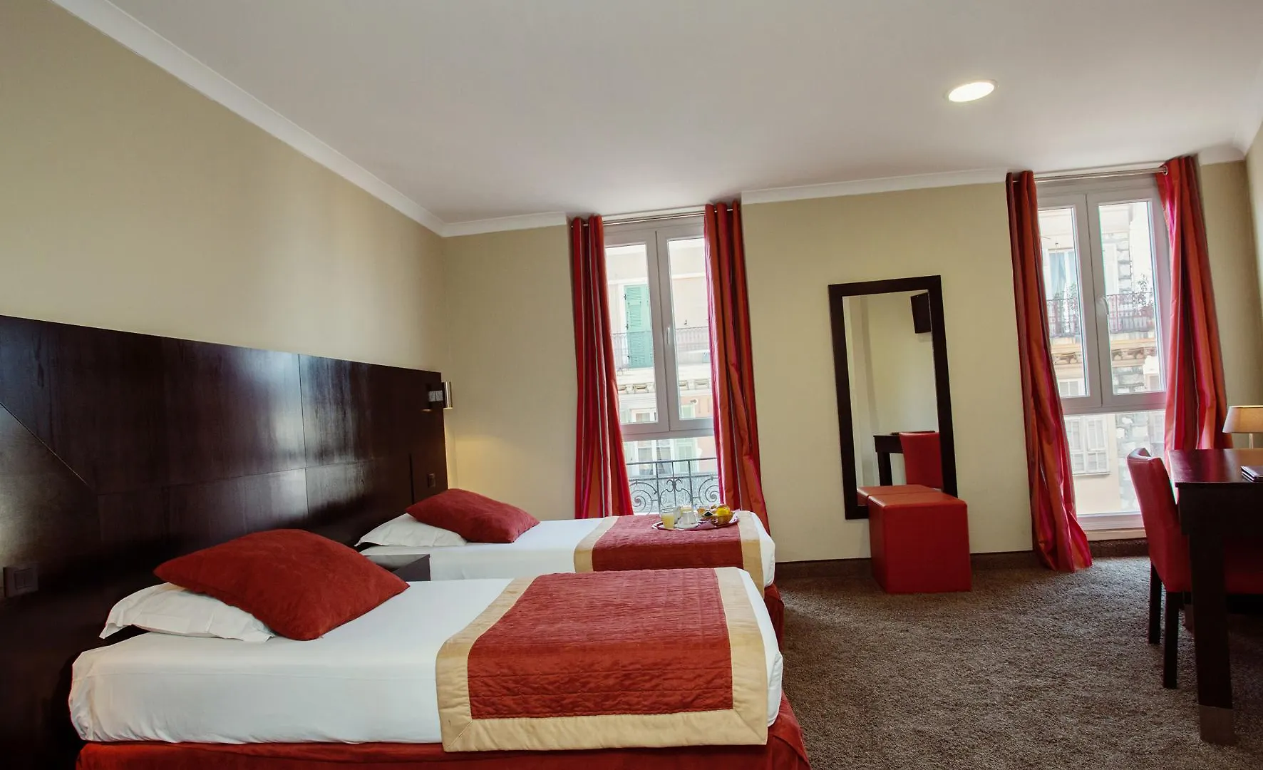 ניס Hotel De Suede 3*,  צרפת
